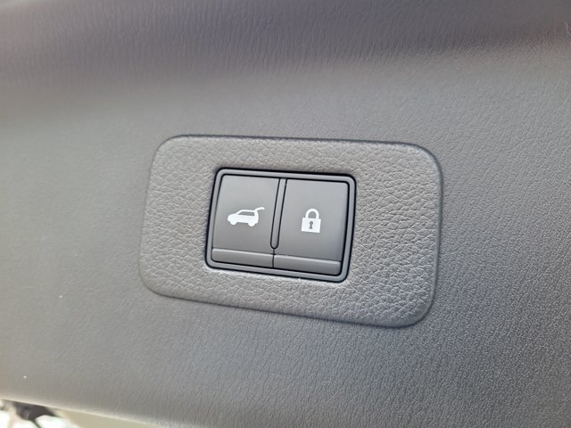 Used 2022 Nissan Armada Platinum w/ Captain's Chairs Package RWD image 10