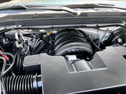 Used 2018 Chevrolet Suburban LT RWD image 31