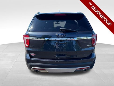 Used 2017 Ford Explorer XLT w/ Equipment Group 202A AWD/4WD image 4