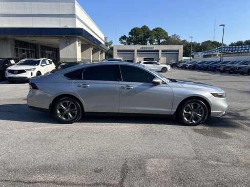Used 2023 Honda Accord EX-L image 3