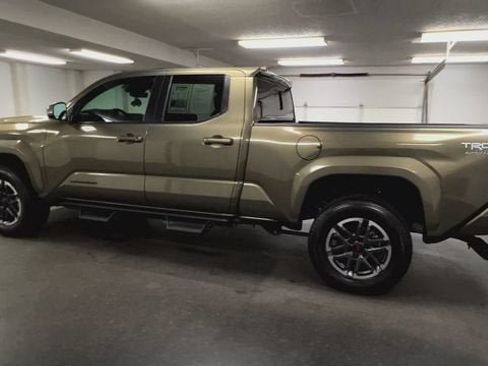 Used 2026 Toyota Tacoma TRD Sport w/ TRD Sport Upgrade Package AWD/4WD image 6