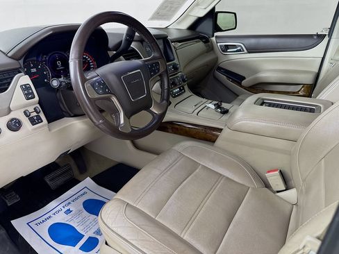 Used 2015 GMC Yukon Denali w/ Premium Package AWD/4WD image 9