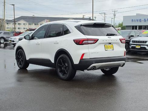 Certified 2023 Ford Escape Active w/ Tech Pack #1 FWD image 4