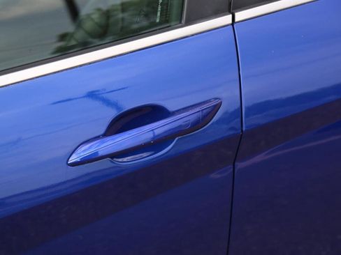 Used 2024 Hyundai Elantra Limited image 12