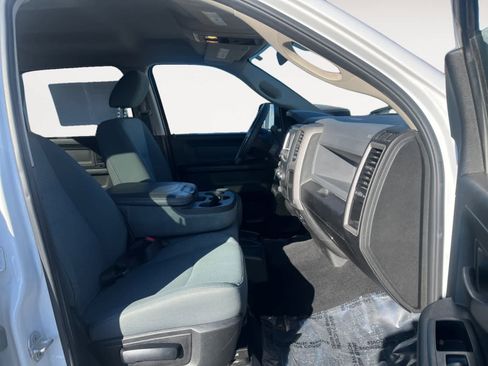 Used 2018 RAM 2500 Tradesman w/ Chrome Appearance Group image 15