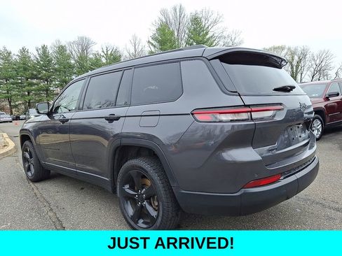 Used 2023 Jeep Grand Cherokee L Laredo image 4