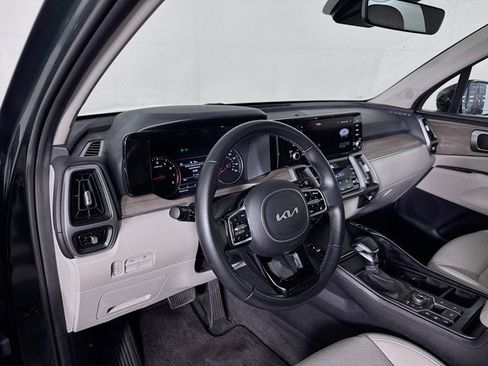 Certified 2023 Kia Sorento X-Line EX AWD/4WD image 9
