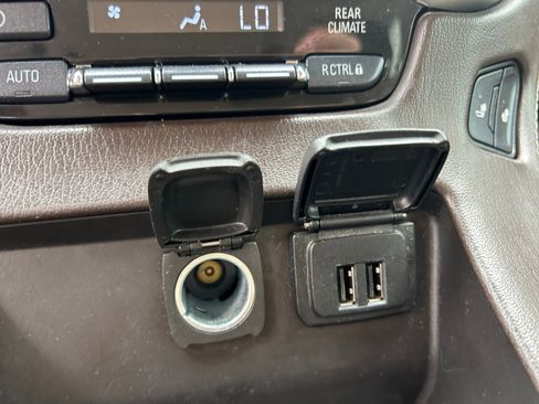 Used 2015 Chevrolet Tahoe LT w/ Luxury Package RWD image 13