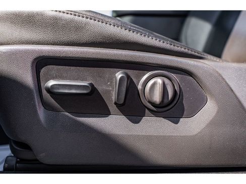 Used 2021 Chevrolet Silverado 1500 LT Trail Boss w/ Convenience Package II AWD/4WD image 9