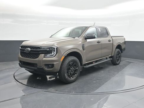 New 2025 Ford Ranger XLT w/ Black Appearance Package image 32