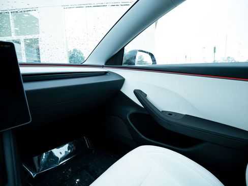 Used 2026 Tesla Model 3 RWD image 31