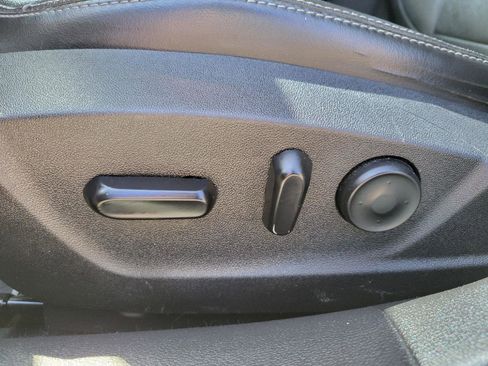 Used 2013 Chevrolet Malibu Eco w/ Leather Package FWD image 9