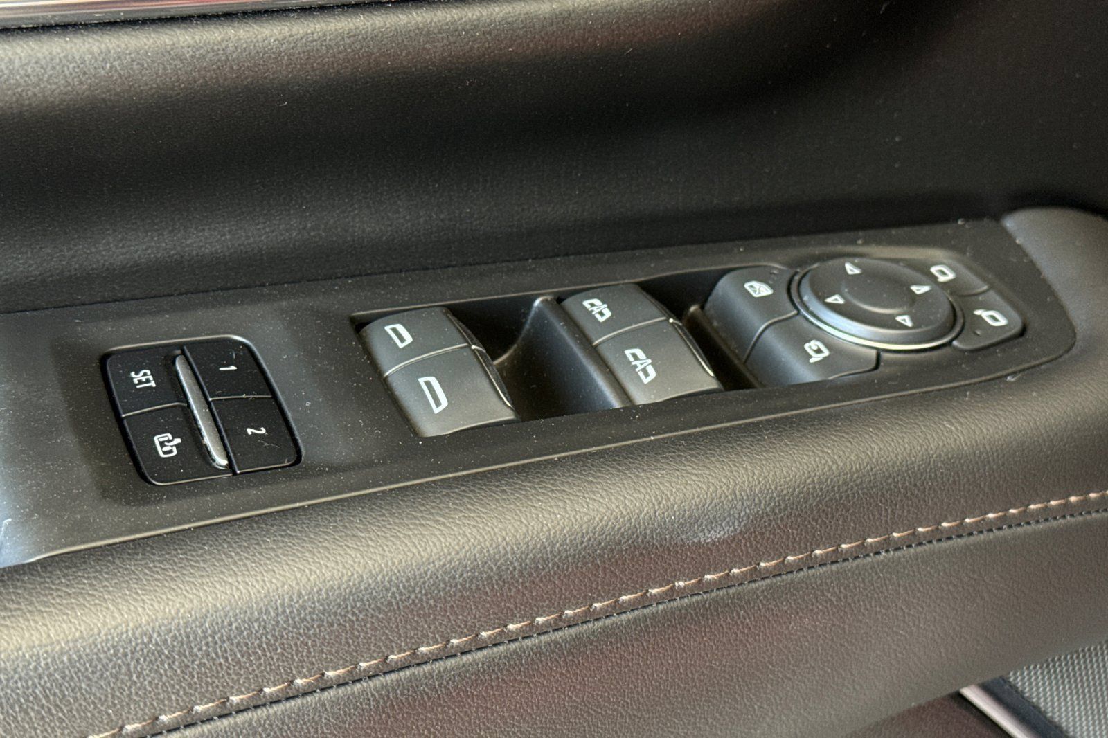 Used 2023 Chevrolet Tahoe High Country AWD/4WD image 12
