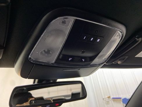 Used 2019 Chrysler 300 S image 28