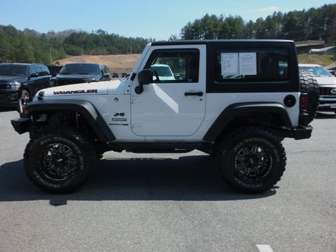 Used 2018 Jeep Wrangler Sport image 6