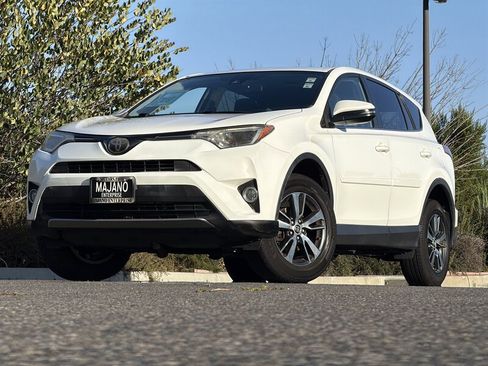 Used 2018 Toyota RAV4 XLE w/ All Weather Liner Package FWD image 1