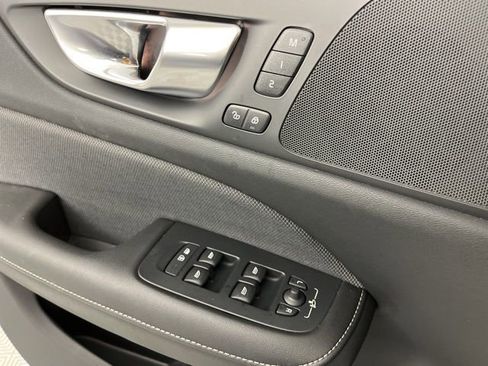 Used 2024 Volvo S60 B5 Plus FWD image 30