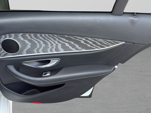 Used 2022 Mercedes-Benz E 350 Sedan image 26