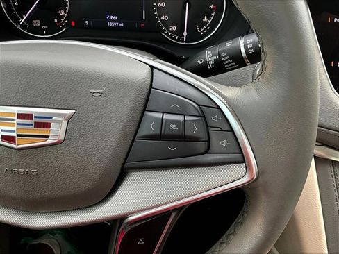 Used 2023 Cadillac XT5 Premium Luxury image 21