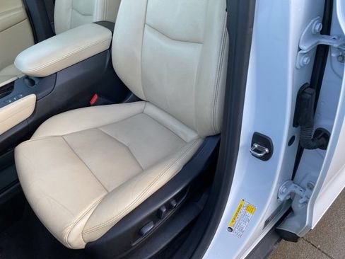 Used 2019 Cadillac XT5 Luxury image 19