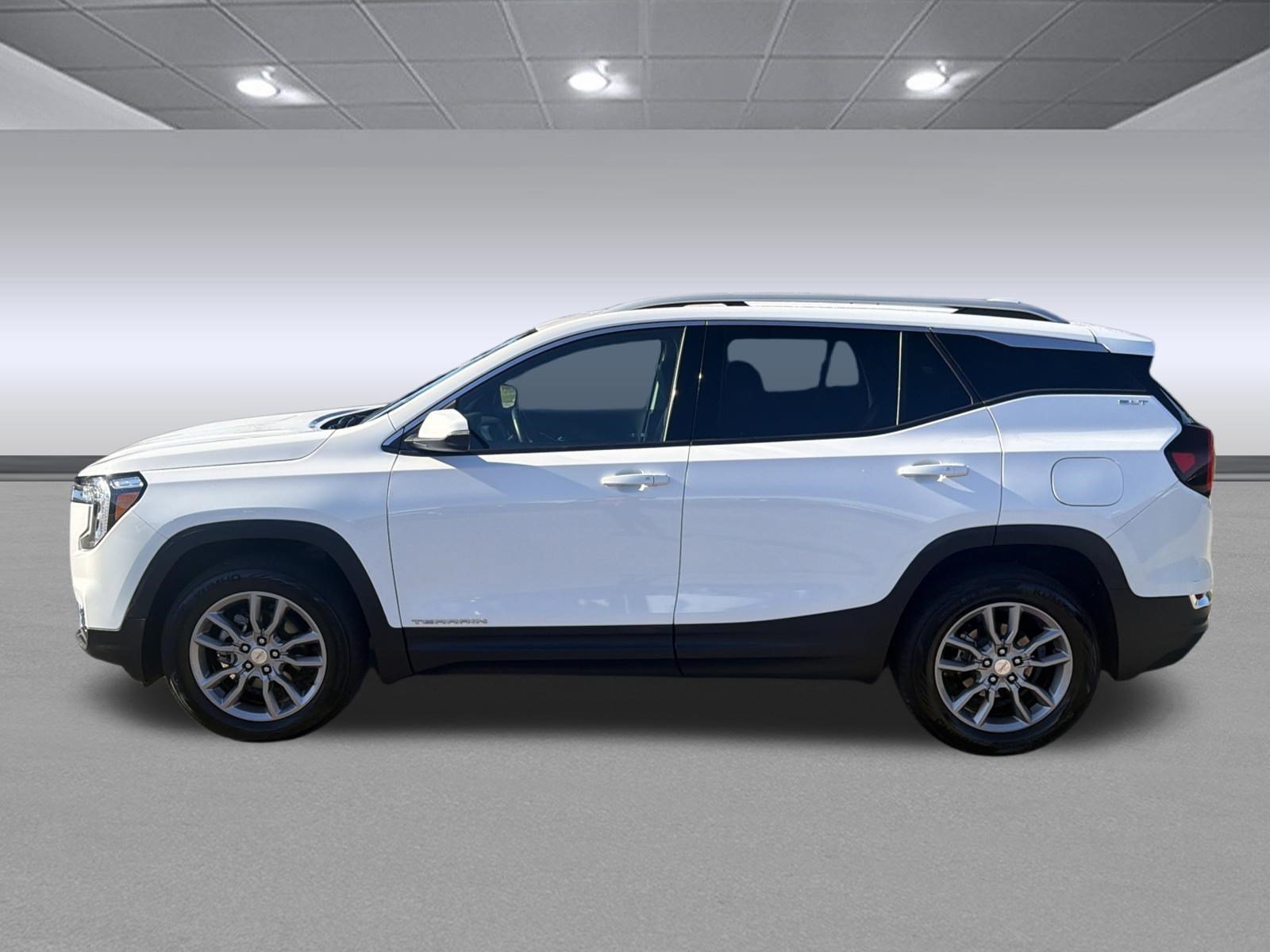 Used 2024 GMC Terrain SLT AWD/4WD image 6