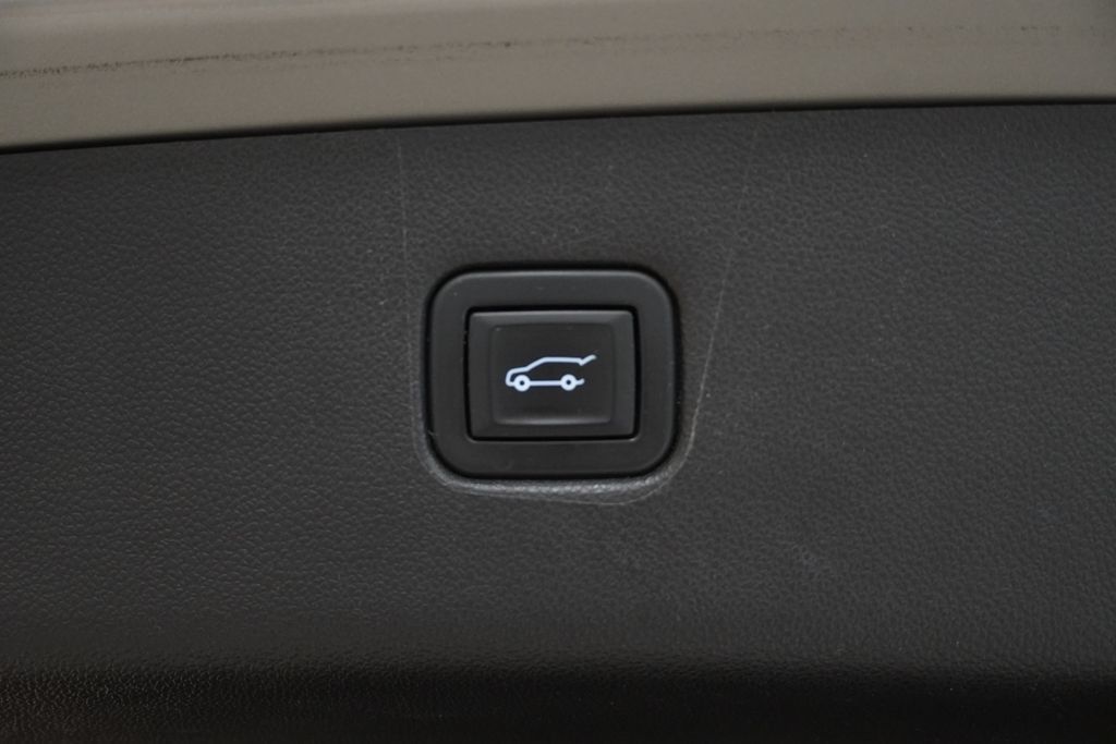 Used 2021 Chevrolet Blazer LT FWD image 11