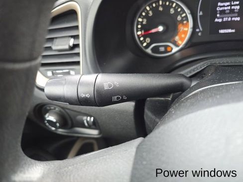 Used 2017 Jeep Renegade Sport w/ Power & Air Group image 15