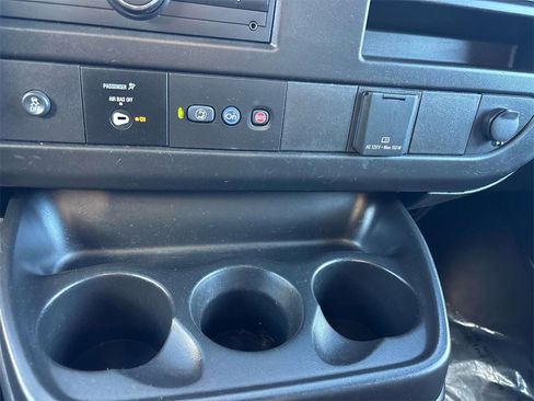 Used 2023 Chevrolet Express 4500 Extended w/ Power Convenience Package image 18