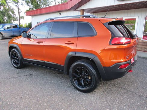 Used 2014 Jeep Cherokee Trailhawk w/ Technology Group AWD/4WD image 5