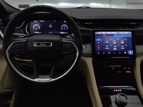 Used 2023 Jeep Grand Cherokee Limited RWD image 22