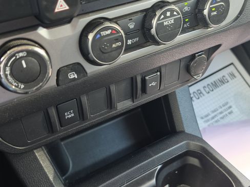 Used 2023 Toyota Tacoma SR AWD/4WD image 22