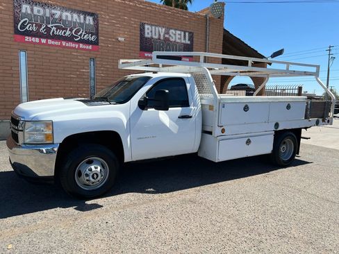 Used 2013 Chevrolet Silverado 3500 W/T image 2