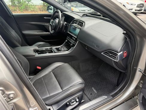 Used 2019 Jaguar XE S RWD image 18