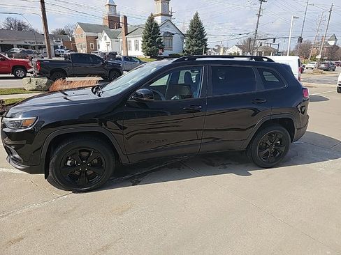 Certified 2023 Jeep Cherokee Altitude Lux image 7