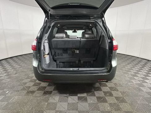 Used 2019 Toyota Sienna XLE FWD image 26
