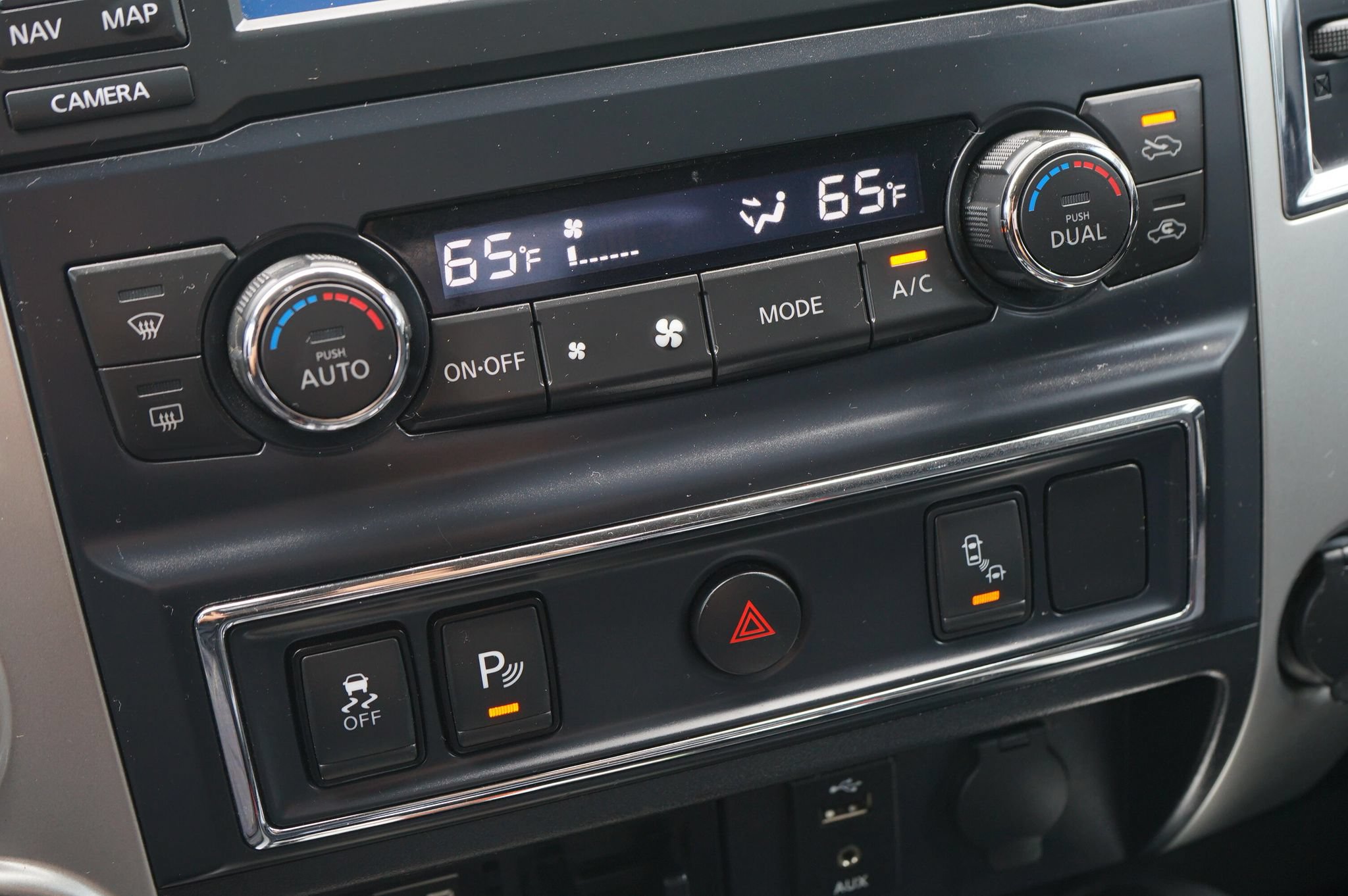 Used 2017 Nissan Titan SV AWD/4WD image 22