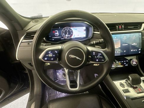 Certified 2025 Jaguar F-PACE R-Dynamic S AWD/4WD image 11
