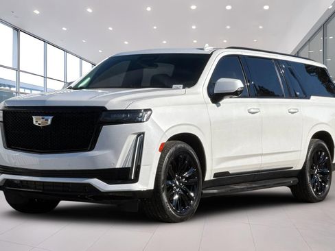 Used 2022 Cadillac Escalade ESV Sport Platinum w/ Heavy-Duty Trailer Package AWD/4WD image 8