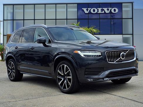 Used 2022 Volvo XC90 T6 Momentum w/ Advanced Package image 1