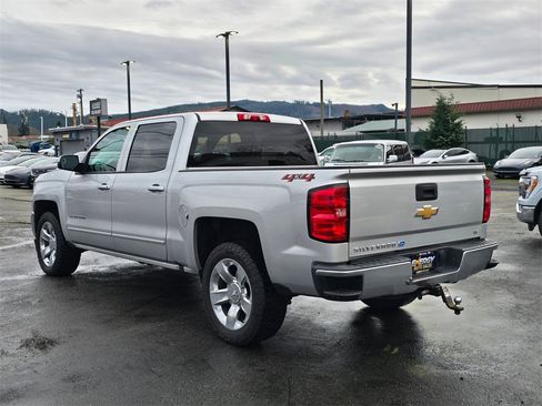 Used 2018 Chevrolet Silverado 1500 LT w/ LT Eassist Package image 5