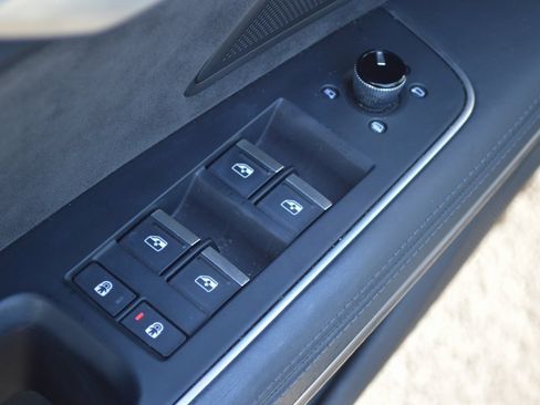 Used 2019 Audi A8 L 3.0T image 13