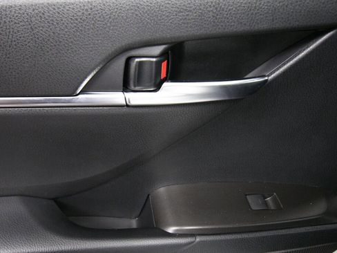 Used 2024 Toyota Camry SE image 20