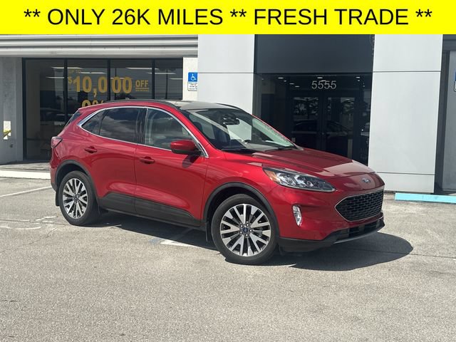 Used 2022 Ford Escape Titanium w/ Class II Trailer Tow Package AWD/4WD image 2