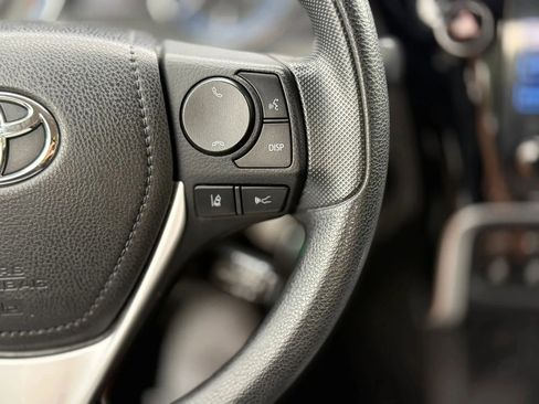 Used 2017 Toyota Corolla LE w/ LE Premium Package image 19