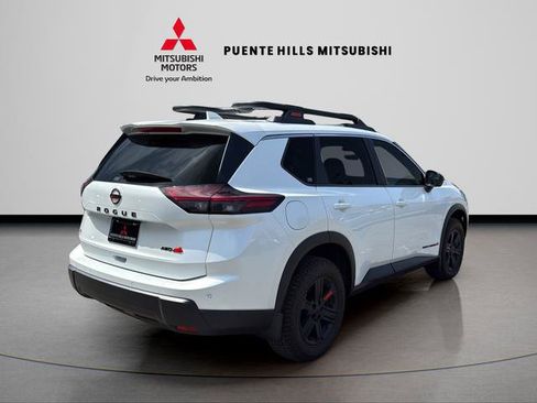 Used 2025 Nissan Rogue SV AWD/4WD image 5