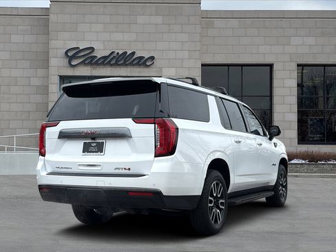 Used 2024 GMC Yukon XL AT4 image 3