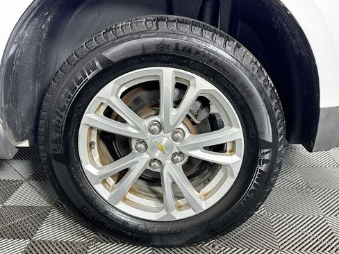 Used 2017 Chevrolet Equinox LS image 32