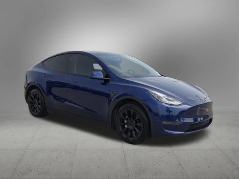Used 2024 Tesla Model Y Long Range AWD/4WD image 8