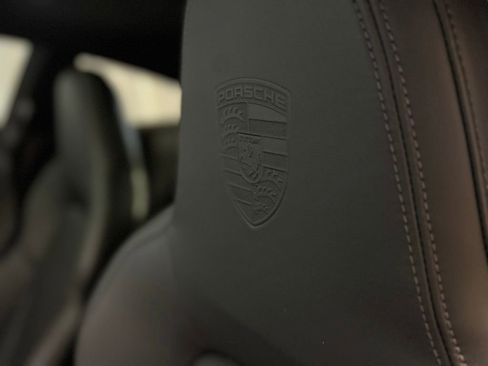 Used 2024 Porsche 911 Carrera RWD image 6
