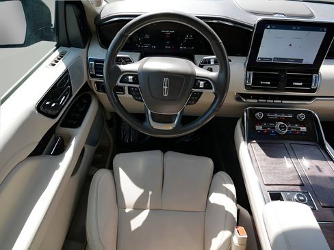 Used 2019 Lincoln Navigator L Reserve AWD/4WD image 13